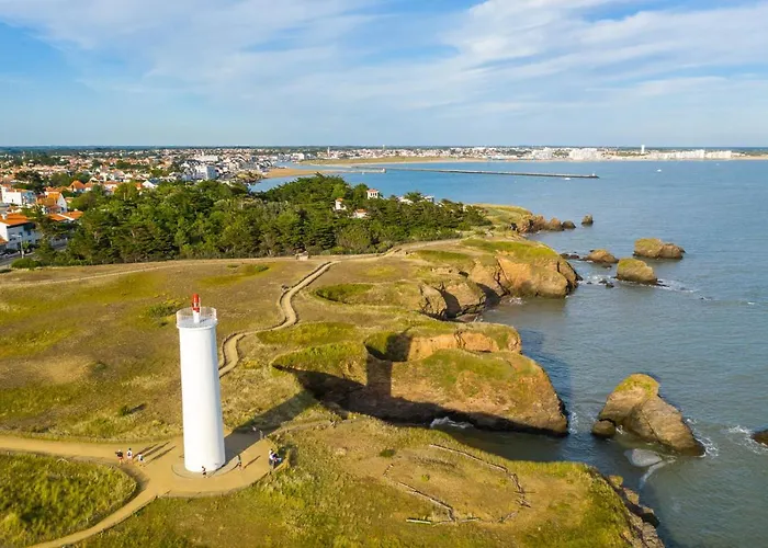 La Terrasse Du Port De Gilles