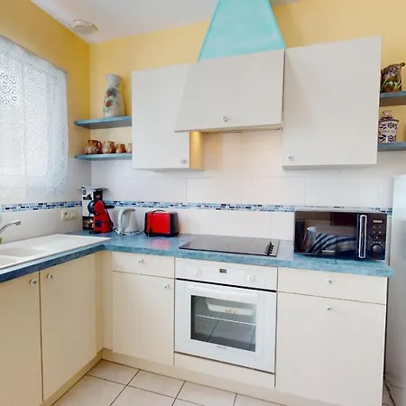 La Terrasse Du Port De Gilles Holiday home *