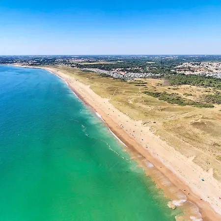 La Terrasse Du Port De Gilles