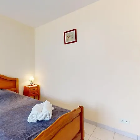 La Terrasse Du Port De Gilles Holiday home *