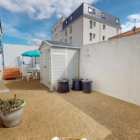 La Terrasse Du Port De Gilles Holiday home *