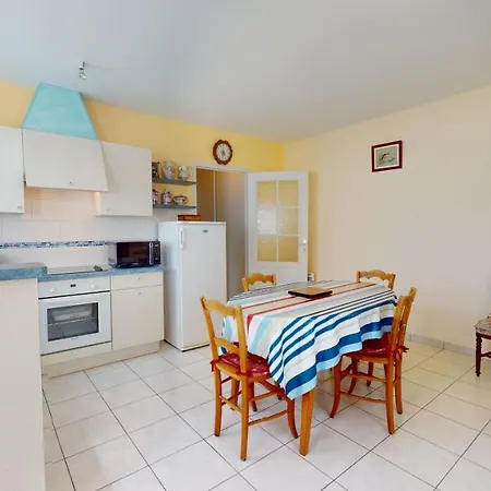 La Terrasse Du Port De Gilles Holiday home *